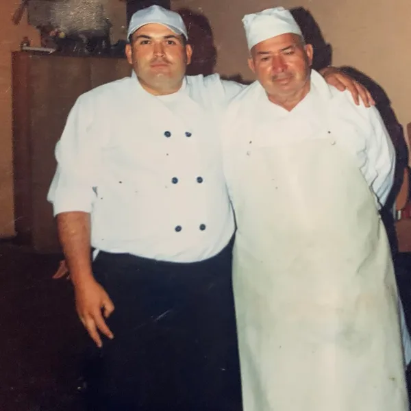 Retrato del dueño y maestro parrillero de Fertomart
